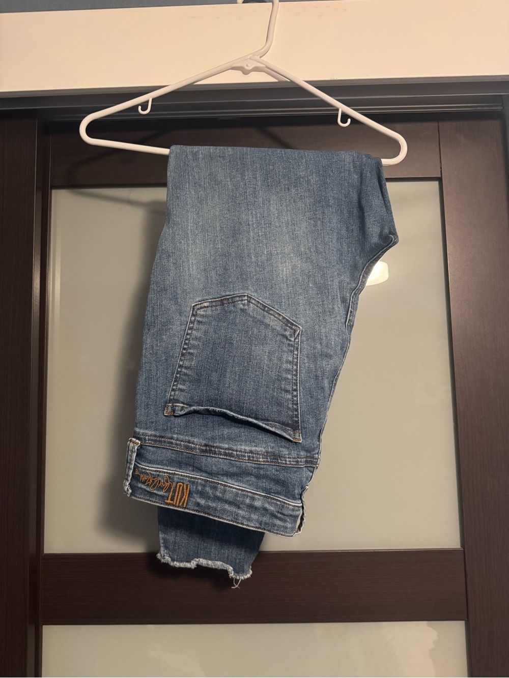 Kut from the Kloth Blue Denim Cropped Ankle Jeans